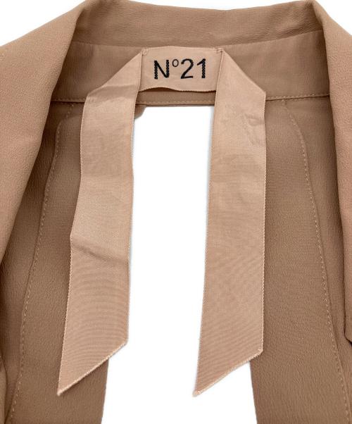 N°21（ヌメロヴェントゥーノ）N°21 (ヌメロヴェントゥーノ) バックオープンシャツ ベージュ サイズ:42の古着・服飾アイテム
