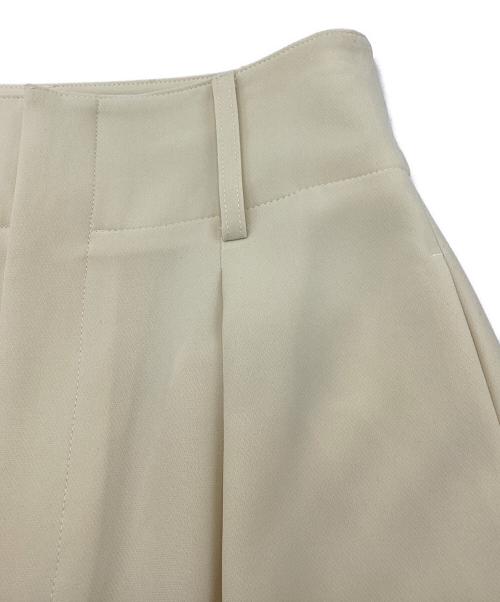 MARW UNITED ARROWS（マルゥ ユナイテッドアローズ）MARW UNITED ARROWS (マルゥ ユナイテッドアローズ) タックパンツ アイボリー サイズ:36の古着・服飾アイテム
