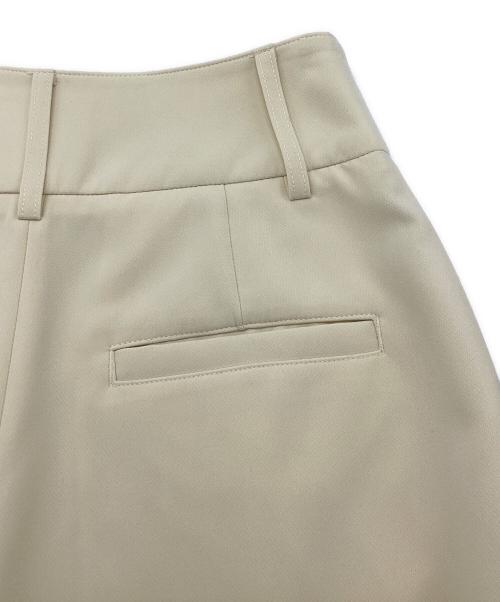 MARW UNITED ARROWS（マルゥ ユナイテッドアローズ）MARW UNITED ARROWS (マルゥ ユナイテッドアローズ) タックパンツ アイボリー サイズ:36の古着・服飾アイテム