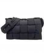 BOTTEGA VENETAボッテガベネタ）の古着「マキシ パデッド テック カセット」｜ブラック