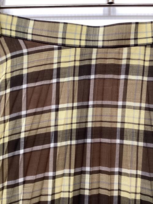 AURALEE（オーラリー）AURALEE (オーラリー) シアークロスプリーツスカート ブラウン サイズ:1の古着・服飾アイテム