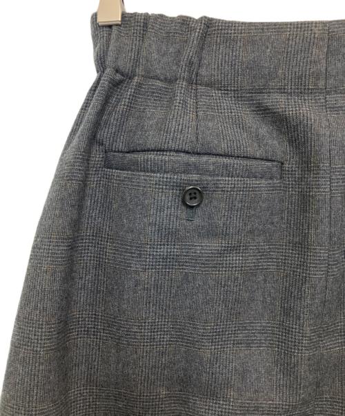 MARGARET HOWELL（マーガレットハウエル）MARGARET HOWELL (マーガレットハウエル) チェックフレアスカート グレーの古着・服飾アイテム