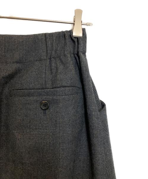 MARGARET HOWELL（マーガレットハウエル）MARGARET HOWELL (マーガレットハウエル) チェックフレアスカート グレーの古着・服飾アイテム