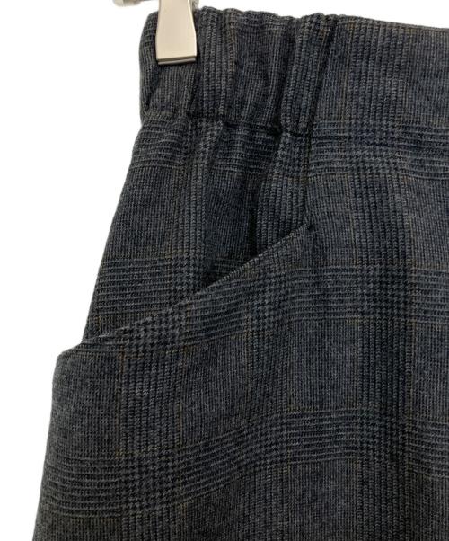 MARGARET HOWELL（マーガレットハウエル）MARGARET HOWELL (マーガレットハウエル) チェックフレアスカート グレーの古着・服飾アイテム