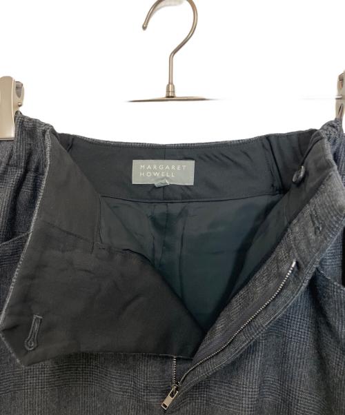 MARGARET HOWELL（マーガレットハウエル）MARGARET HOWELL (マーガレットハウエル) チェックフレアスカート グレーの古着・服飾アイテム