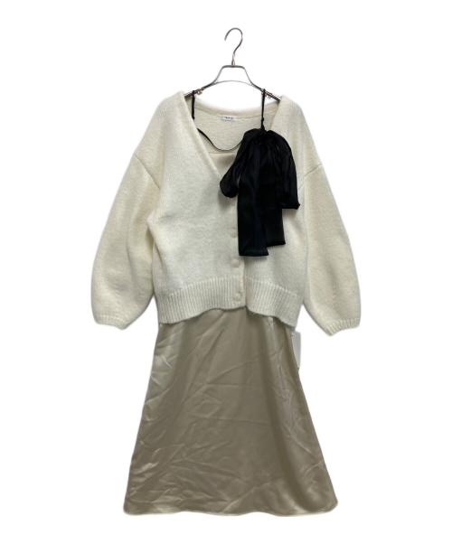 FRAY ID（フレイ アイディー）FRAY ID (フレイ アイディー) カーデセットリボンショルダーワンピース ベージュ サイズ:1 未使用品の古着・服飾アイテム
