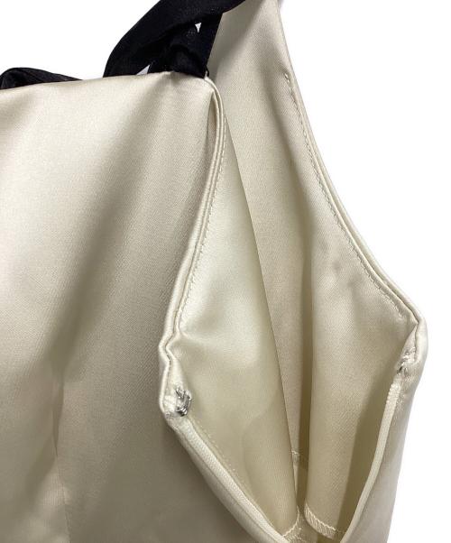 FRAY ID（フレイ アイディー）FRAY ID (フレイ アイディー) カーデセットリボンショルダーワンピース ベージュ サイズ:1 未使用品の古着・服飾アイテム