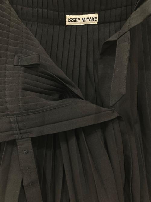 ISSEY MIYAKE（イッセイミヤケ）ISSEY MIYAKE (イッセイミヤケ) プリーツスカート ブラック サイズ:Mの古着・服飾アイテム