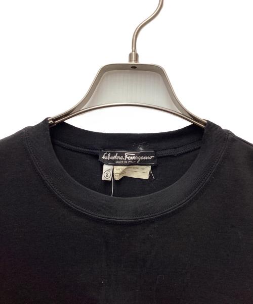Salvatore Ferragamo（サルヴァトーレ フェラガモ）Salvatore Ferragamo (サルヴァトーレ フェラガモ) ロゴTシャツ ブラック サイズ:s 未使用品の古着・服飾アイテム