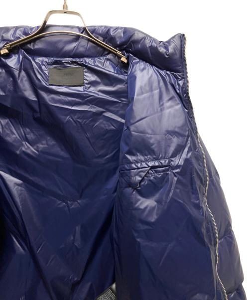 PRADA（プラダ）PRADA (プラダ) シャイニーナイロンダウンジャケット　SGC089 ネイビー サイズ:Mの古着・服飾アイテム