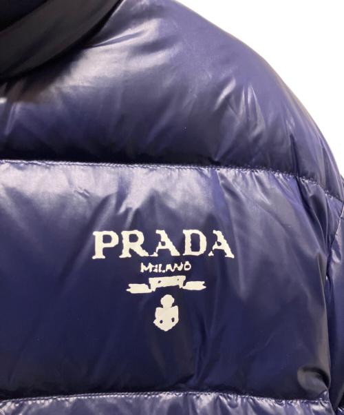 PRADA（プラダ）PRADA (プラダ) シャイニーナイロンダウンジャケット　SGC089 ネイビー サイズ:Mの古着・服飾アイテム