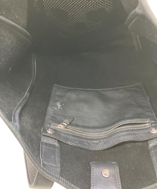 ALEXANDER McQUEEN（アレキサンダーマックイーン）ALEXANDER McQUEEN (アレキサンダーマックイーン) パンチングスカルトートバッグ ブラックの古着・服飾アイテム