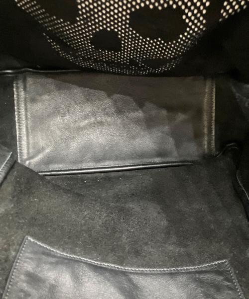 ALEXANDER McQUEEN（アレキサンダーマックイーン）ALEXANDER McQUEEN (アレキサンダーマックイーン) パンチングスカルトートバッグ ブラックの古着・服飾アイテム