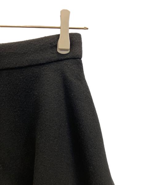 uncrave（アンクレイヴ3.）uncrave (アンクレイヴ) リバー フレア スカート ブラック サイズ:SIZE 1 未使用品の古着・服飾アイテム