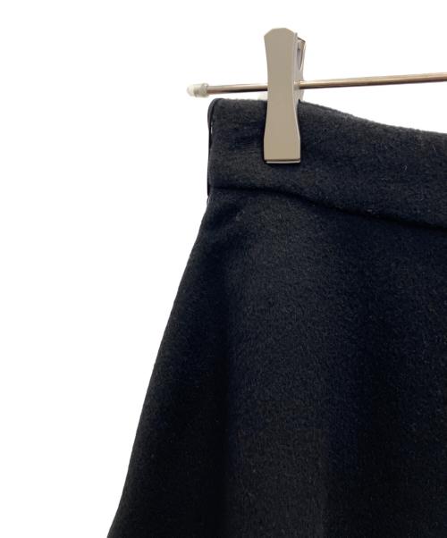 uncrave（アンクレイヴ3.）uncrave (アンクレイヴ) リバー フレア スカート ブラック サイズ:SIZE 1 未使用品の古着・服飾アイテム