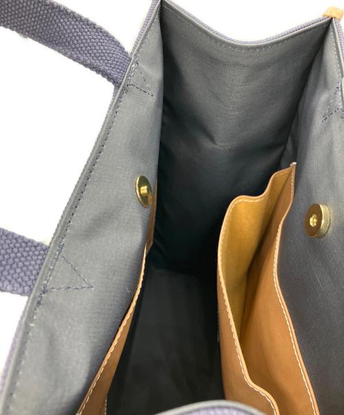 SEVEN TEN by MIHO KAWAHITO（セブン テン バイ ミホ カワヒト）SEVEN TEN by MIHO KAWAHITO (セブン テン バイ ミホ カワヒト) ワンポイント刺繍トートバッグ小 ネイビーの古着・服飾アイテム