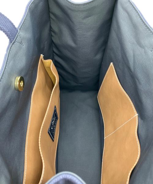 SEVEN TEN by MIHO KAWAHITO（セブン テン バイ ミホ カワヒト）SEVEN TEN by MIHO KAWAHITO (セブン テン バイ ミホ カワヒト) ワンポイント刺繍トートバッグ大 ネイビーの古着・服飾アイテム