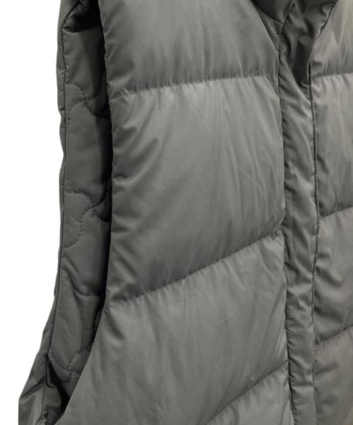 Audrey and John Wad（オードリーアンドジョンワッド）AUDREY AND JOHN WAD (オードリーアンドジョンワッド) リバーシブルスタンドカラーキルトダウンベスト グレー サイズ:SIZEFREEの古着・服飾アイテム