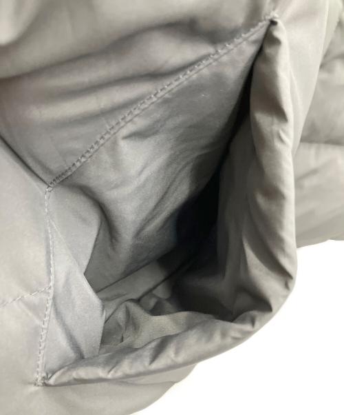 Audrey and John Wad（オードリーアンドジョンワッド）AUDREY AND JOHN WAD (オードリーアンドジョンワッド) リバーシブルスタンドカラーキルトダウンベスト グレー サイズ:SIZEFREEの古着・服飾アイテム