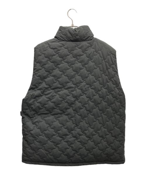 Audrey and John Wad（オードリーアンドジョンワッド）AUDREY AND JOHN WAD (オードリーアンドジョンワッド) リバーシブルスタンドカラーキルトダウンベスト グレー サイズ:SIZEFREEの古着・服飾アイテム