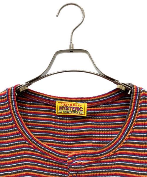 Hysteric Glamour（ヒステリックグラマー）Hysteric Glamour (ヒステリックグラマー) WRAPPED HEART LOGO刺繍 チビTシャツ レッド サイズ:FREEの古着・服飾アイテム