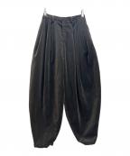 TENNE HANDCRAFTED MODERNテン ハンドクラフテッド モダン）の古着「3 tuck tapered pants」｜グレー