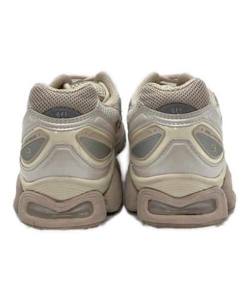 asics（アシックス）asics (アシックス) GEL-NIMBUS 9 ベージュ サイズ:24の古着・服飾アイテム