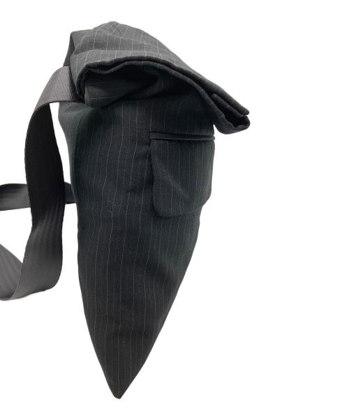 SUITCASE RECYCLED IN LONDON（SUITCASE RECYCLED IN LONDON）SUITCASE RECYCLED IN LONDON (SUITCASE RECYCLED IN LONDON) ショルダーバッグ ブラックの古着・服飾アイテム