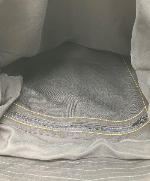 SUITCASE RECYCLED IN LONDON（SUITCASE RECYCLED IN LONDON）SUITCASE RECYCLED IN LONDON (SUITCASE RECYCLED IN LONDON) ショルダーバッグ ブラックの古着・服飾アイテム