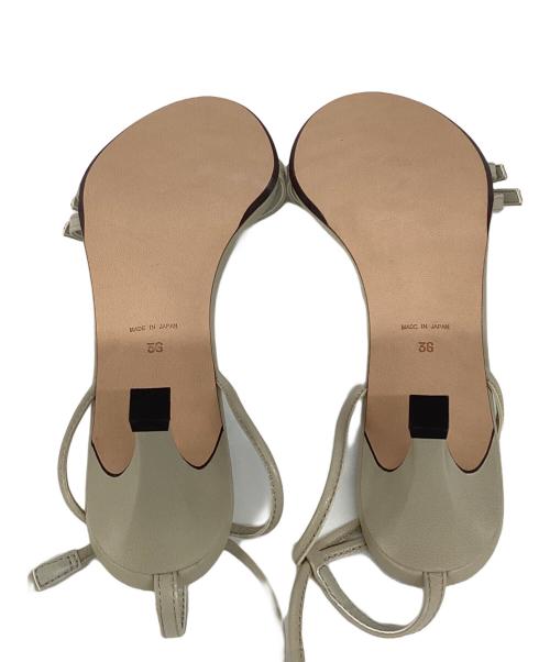 2.718（ニーテンナナイチハチ）2.718 (ニーテンナナイチハチ) バックルベルトサンダル ベージュ サイズ:36の古着・服飾アイテム