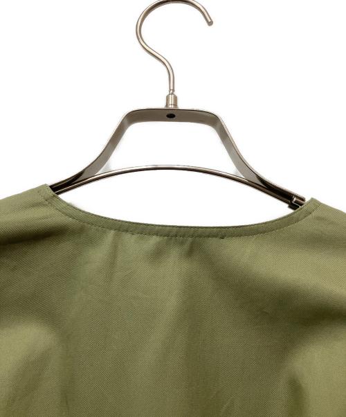 TOMORROW LAND collection（トゥモローランドコレクション）TOMORROW LAND collection (トゥモローランドコレクション) コットンギャバジン ベルテッドシャツ カーキ サイズ:36の古着・服飾アイテム
