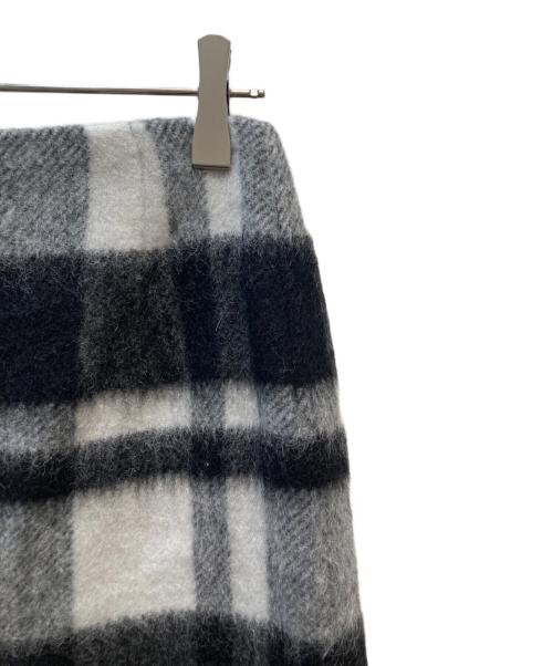 INED（イネド）INED (イネド) シャギーチェックスカート ブラック サイズ:9の古着・服飾アイテム