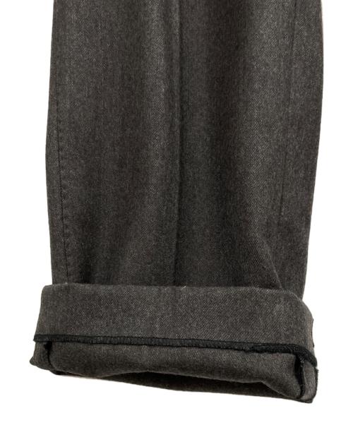 BEAMS F（ビームスエフ）BEAMS F (ビームスエフ) IGARASHI TROUSERS (イガラシ トラウザーズ) 別注フランネル 2プリーツ サイドアジャスター ワイドスラックス グレー サイズ:44の古着・服飾アイテム