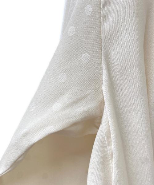stola.（ストラ）stola. (ストラ) ドットエンボス割繊フリルブラウス アイボリー サイズ:36の古着・服飾アイテム