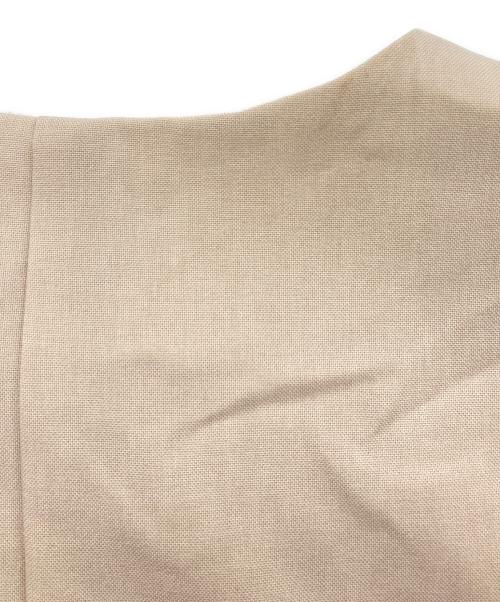 CADUNE（カデュネ）CADUNE (カデュネ) ノーカラージレ ベージュ サイズ:36の古着・服飾アイテム