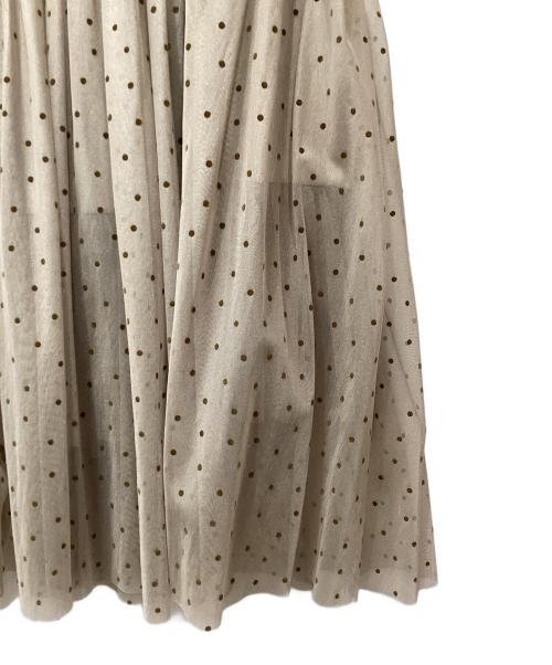 Yue（ユエ）Yue (ユエ) チュールスカート ベージュ サイズ:Mの古着・服飾アイテム