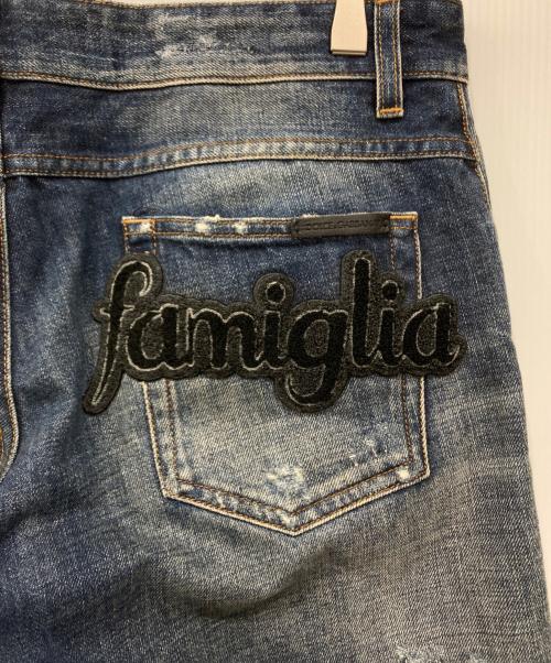 DOLCE & GABBANA（ドルチェ＆ガッバーナ）DOLCE & GABBANA (ドルチェ＆ガッバーナ) familiarワッペン ユーズド加工デニムパンツ インディゴ サイズ:48の古着・服飾アイテム