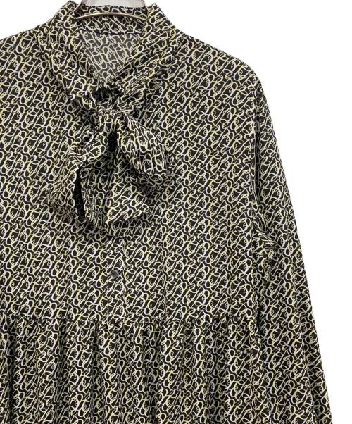 BALLSEY（ボールジィ）BALLSEY (ボールジィ) BBカリグラフィプリント ボウタイワンピース ブラック サイズ:36の古着・服飾アイテム