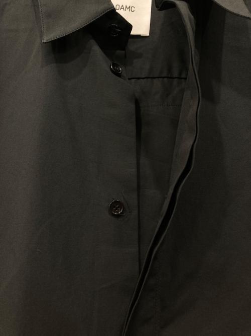 OAMC（オーエーエムシー）OAMC (オーエーエムシー) バックプリントシャツ ブラック サイズ:Mの古着・服飾アイテム