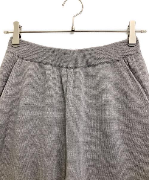 SLOBE IENA（スローブ イエナ）SLOBE IENA (スローブ イエナ) ウォッシャブルミラノリブセミワイドパンツ グレー サイズ:38 未使用品の古着・服飾アイテム