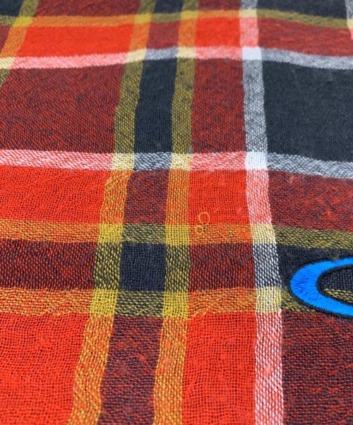 Vivienne Westwood（ヴィヴィアンウエストウッド）Vivienne Westwood (ヴィヴィアンウエストウッド) オーブ刺繍チェックストール レッドの古着・服飾アイテム
