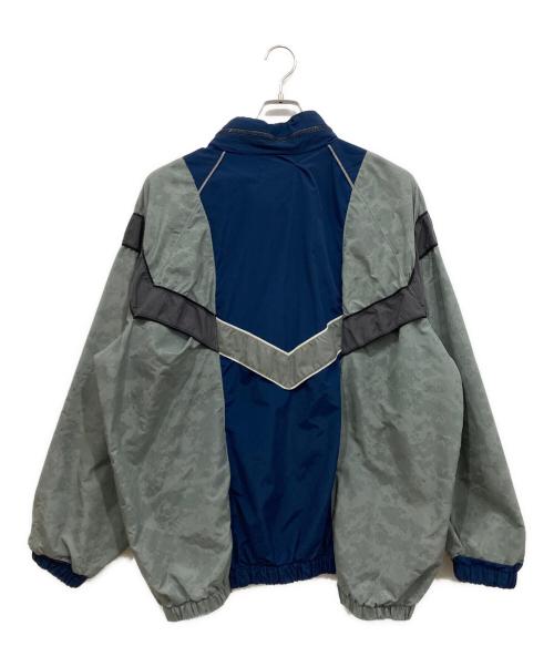 WEYEP（ウィエップ）WEYEP (ウィエップ) リメイクミリタリージャケット ブルー×グレー サイズ:Lの古着・服飾アイテム
