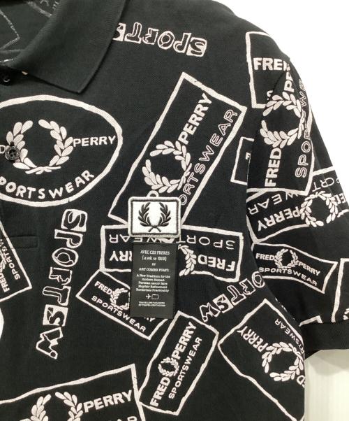 FRED PERRY（フレッドペリー）FRED PERRY (フレッドペリー) ART COMES FIRST (アートカムズファースト) PRINTED POLO SHIRT ブラック サイズ:Lの古着・服飾アイテム