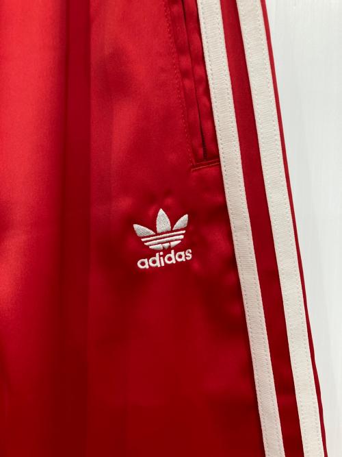 adidas（アディダス）adidas (アディダス) サテン ワイドレッグ トラックパンツ レッド サイズ:Sの古着・服飾アイテム