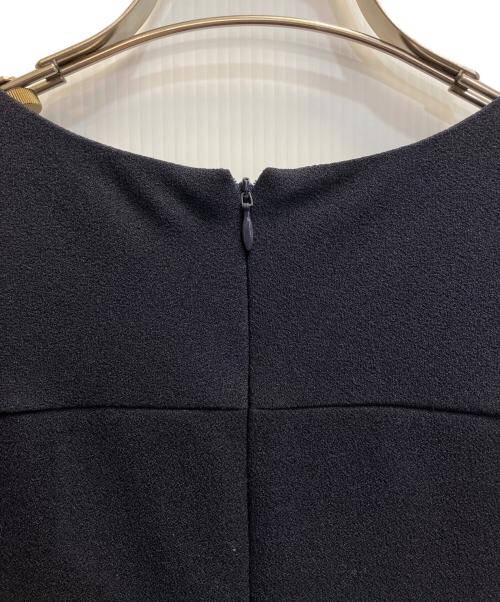 allureville（アルアバイル）allureville (アルアバイル) ダブルアムンゼンVネックタックワンピース ネイビー サイズ:1の古着・服飾アイテム