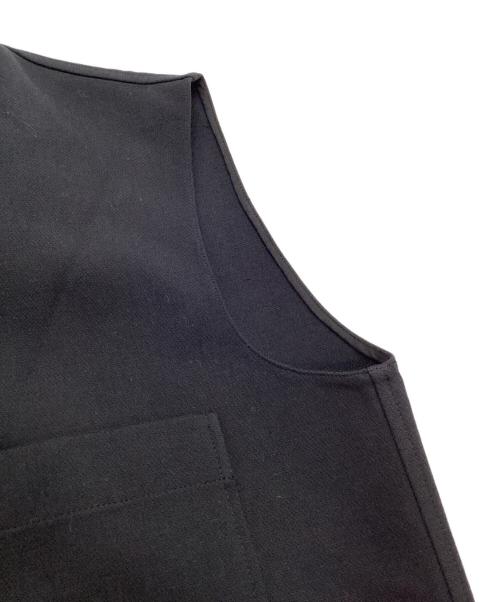 BLAMINK（ブラミンク）BLAMINK (ブラミンク) Vネックノースリーブブラウス ブラック サイズ:38の古着・服飾アイテム