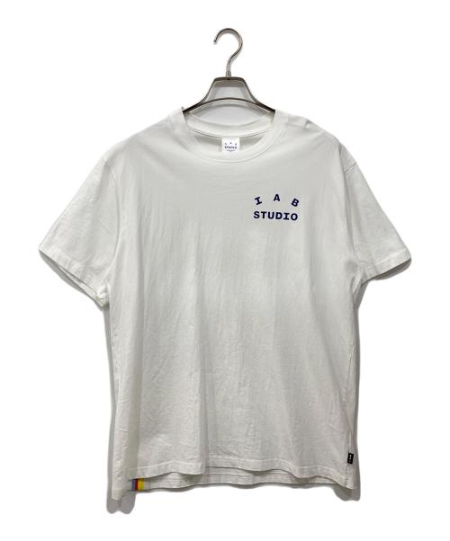 IAB STUDIO（アイエービースタジオ）IAB STUDIO (アイエービースタジオ) Tシャツ ホワイト サイズ:XLの古着・服飾アイテム