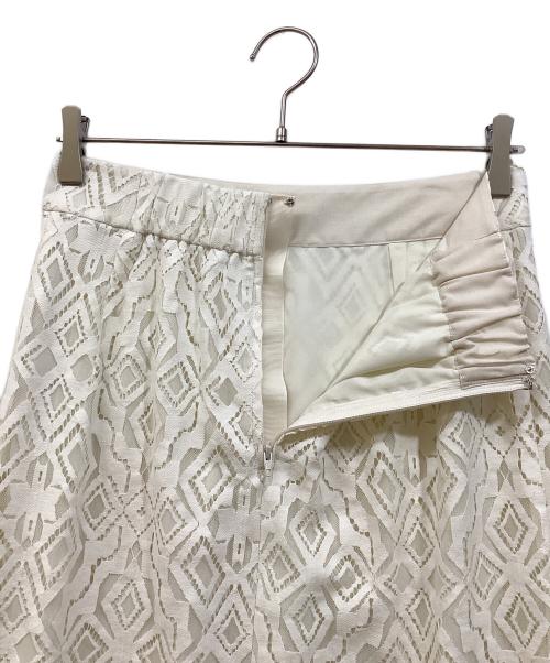green label relaxing（グリーンレーベルリラクシング）green label relaxing (グリーンレーベルリラクシング) レース Iライン タイト スカート ホワイト サイズ:38の古着・服飾アイテム