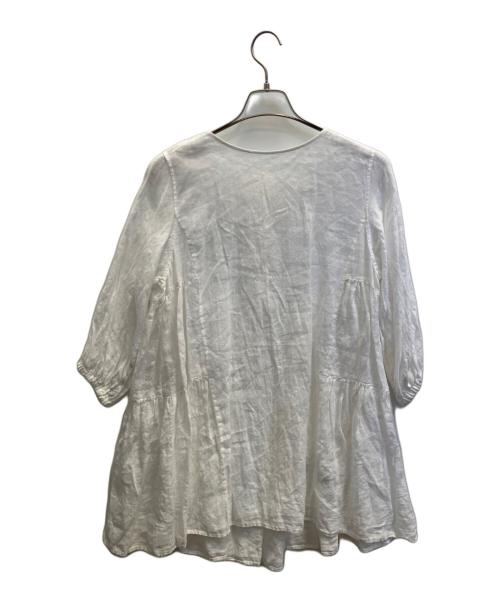 23区（ニジュウサンク）23区 (ニジュウサンク) LIBECO ティアード チュニック ブラウス ホワイト サイズ:SIZE 38の古着・服飾アイテム