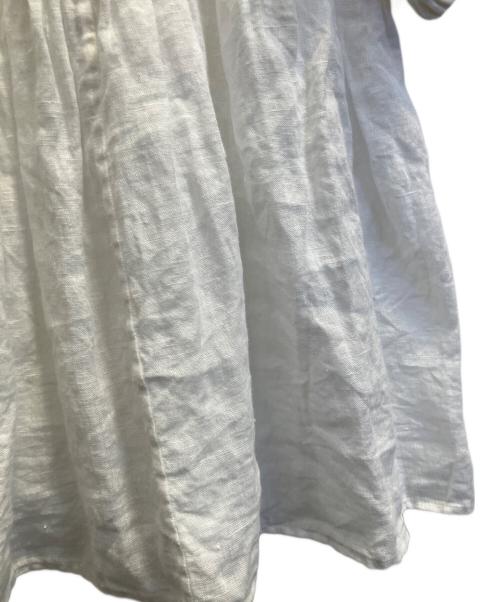 23区（ニジュウサンク）23区 (ニジュウサンク) LIBECO ティアード チュニック ブラウス ホワイト サイズ:SIZE 38の古着・服飾アイテム